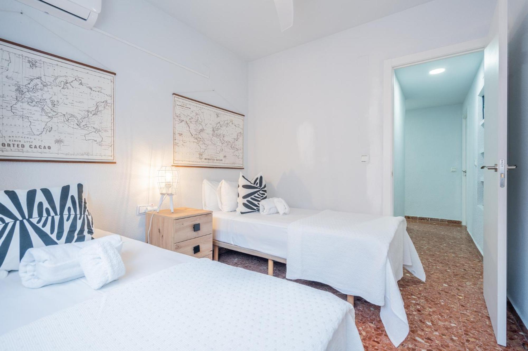 Apartamento Familiar En Avenida Del Puerto Valencia Eksteriør bilde