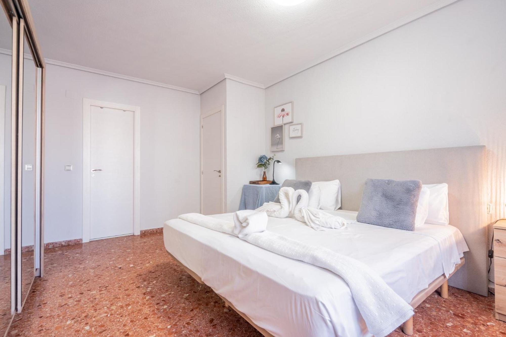 Apartamento Familiar En Avenida Del Puerto Valencia Eksteriør bilde