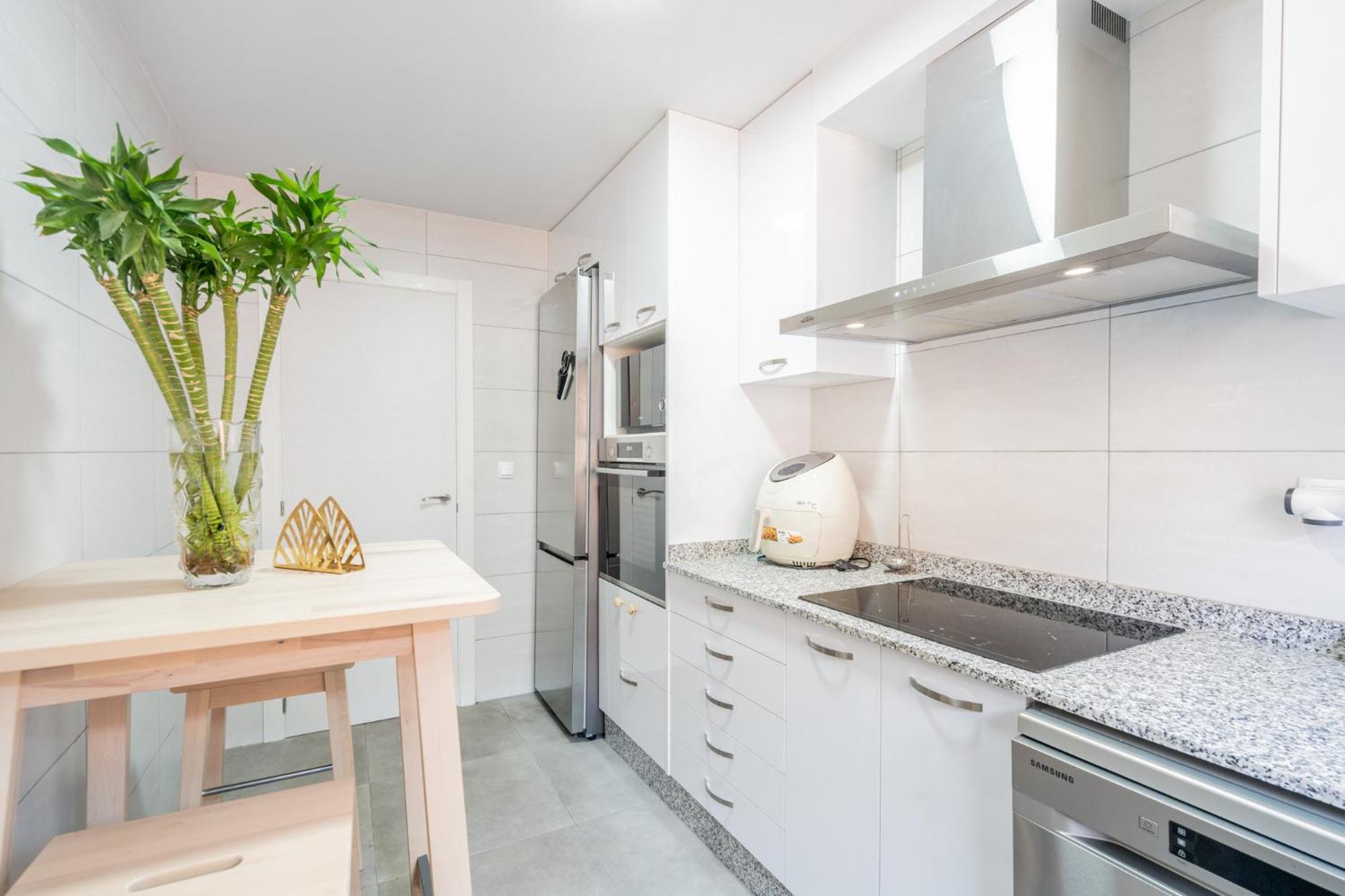 Apartamento Familiar En Avenida Del Puerto Valencia Eksteriør bilde